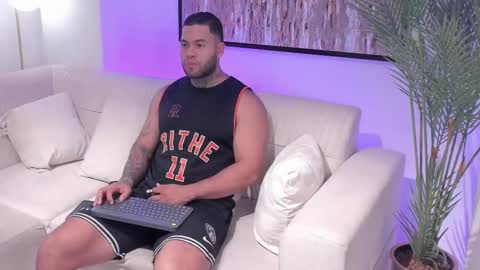 Snapshot of michael_salens chatting on February 21, 2025, 10:28 am Michael Salens independent model online show from February 21, 2025, 10:28 am