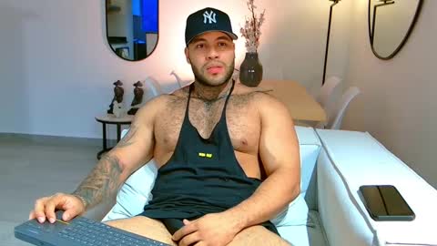 Snapshot of michael_salens chatting on September 10, 2025, 11:05 pm Michael Salens independent model online show from September 10, 2025, 11:05 pm