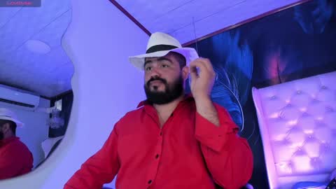 Snapshot of michaelbear_ chatting on January 24, 2025, 12:20 pm Michael online show from January 24, 2025, 12:20 pm