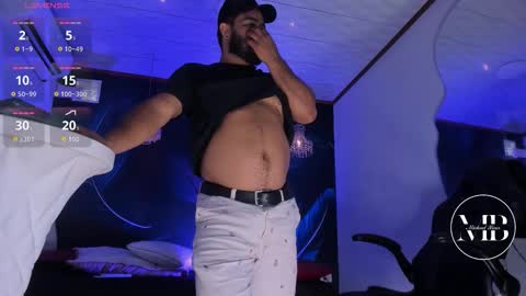 Snapshot of michaelbear_ chatting on November 5, 2025, 2:06 pm Michael online show from November 5, 2025, 2:06 pm