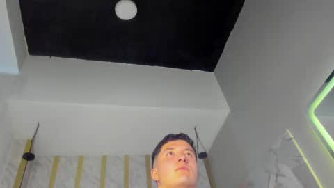 MichaelConnor  online show from December 17, 2024, 6:09 pm