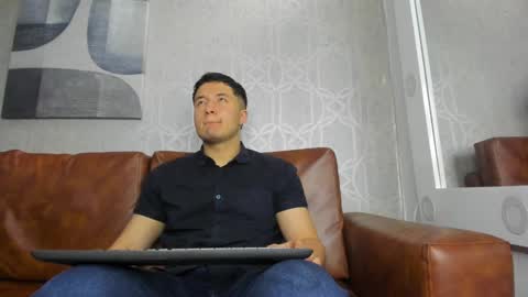 MichaelConnor  online show from January 3, 2025, 11:46 am