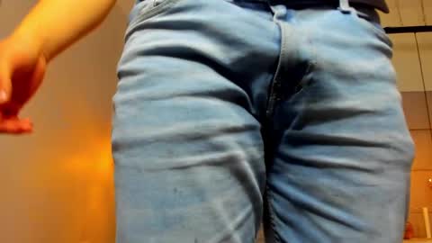 MichaelConnor  online show from January 7, 2025, 12:09 pm