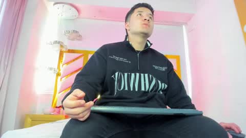 MichaelConnor  online show from January 30, 2025, 11:44 am