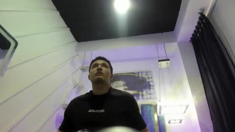 MichaelConnor  online show from January 31, 2025, 12:07 pm