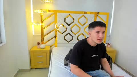 MichaelConnor  online show from February 9, 2025, 1:03 pm