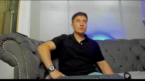 MichaelConnor  online show from February 11, 2025, 3:18 pm