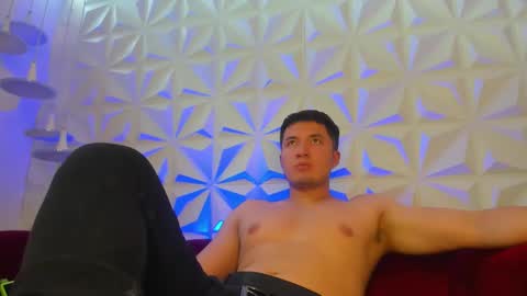 MichaelConnor  online show from February 15, 2025, 9:26 pm