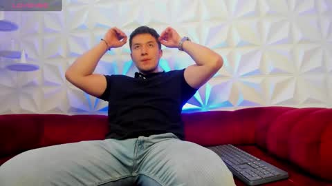 MichaelConnor  online show from February 21, 2025, 12:17 pm