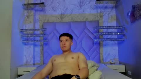 MichaelConnor  online show from February 25, 2025, 12:24 pm