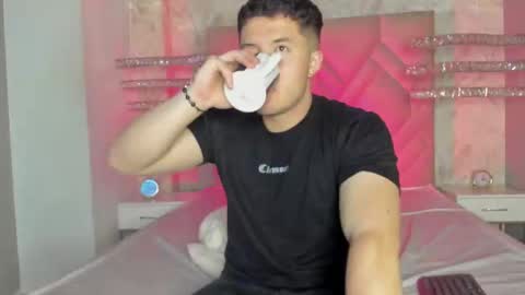 MichaelConnor  online show from February 28, 2025, 12:20 pm