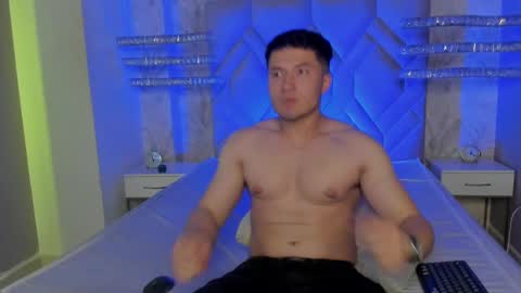 MichaelConnor  online show from February 28, 2025, 10:06 pm