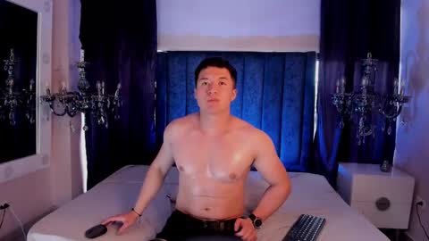 MichaelConnor  online show from March 7, 2025, 2:56 pm