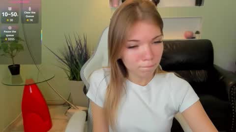 Snapshot of michafox chatting on January 18, 2026, 11:47 am michafox online show from January 18, 2026, 11:47 am