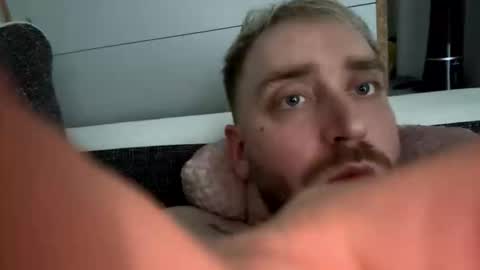 michal4544546 online show from October 3, 2025, 3:31 pm