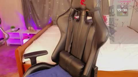 Snapshot of michel_momsen chatting on July 2, 2026, 1:06 pm Michel online show from July 2, 2026, 1:06 pm