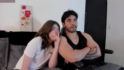 Snapshot of michelandchris chatting on December 1, 2025, 1:49 pm MichelandChris online show from December 1, 2025, 1:49 pm