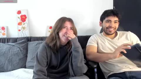 Snapshot of michelandchris chatting on December 4, 2025, 12:25 pm MichelandChris online show from December 4, 2025, 12:25 pm