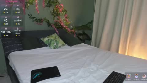 Snapshot of michele_mack chatting on December 5, 2025, 3:04 am michele_mack online show from December 5, 2025, 3:04 am