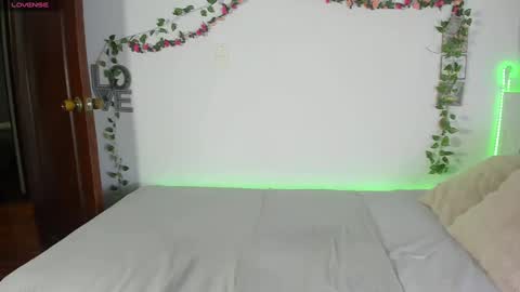 Michell online show from October 22, 2025, 11:37 pm