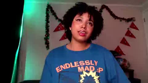 Snapshot of michell_bling chatting on January 3, 2025, 7:06 am Michi online show from January 3, 2025, 7:06 am