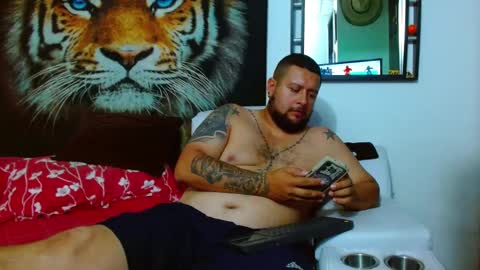 michell_myers online show from February 6, 2025, 1:05 am