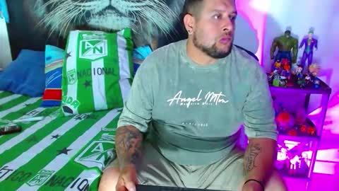 michell_myers online show from December 16, 2025, 4:01 pm