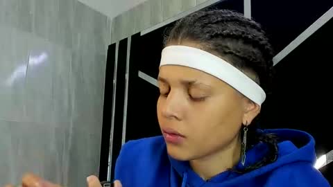 michell_rs online show from February 4, 2025, 9:49 am