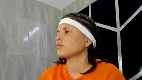 michell_rs online show from February 7, 2025, 4:16 am