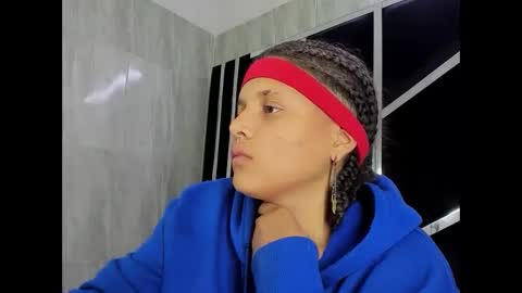 michell_rs online show from February 12, 2025, 4:23 am