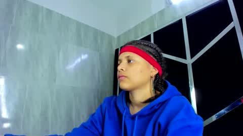 michell_rs online show from February 14, 2025, 1:02 am