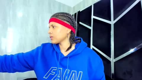 michell_rs online show from February 14, 2025, 4:04 am