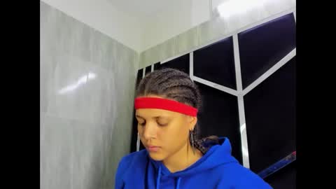 michell_rs online show from February 18, 2025, 7:21 am