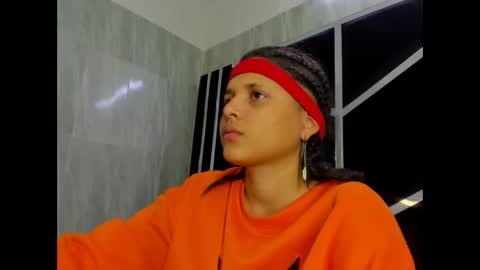 michell_rs online show from February 20, 2025, 3:56 am