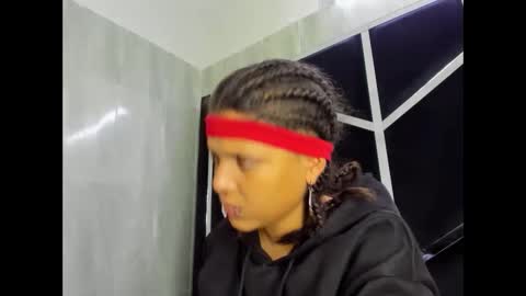 michell_rs online show from February 22, 2025, 11:13 am