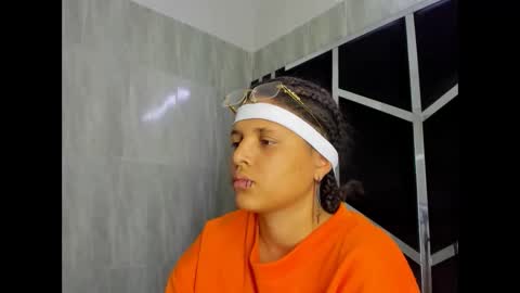 michell_rs online show from February 25, 2025, 9:42 am