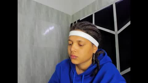 michell_rs online show from March 2, 2025, 6:48 am