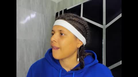 michell_rs online show from March 5, 2025, 4:13 am