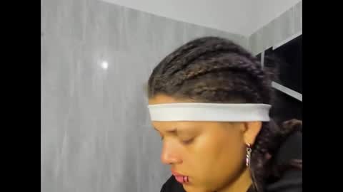 michell_rs online show from March 9, 2025, 1:25 am