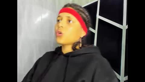 michell_rs online show from March 11, 2025, 3:48 am