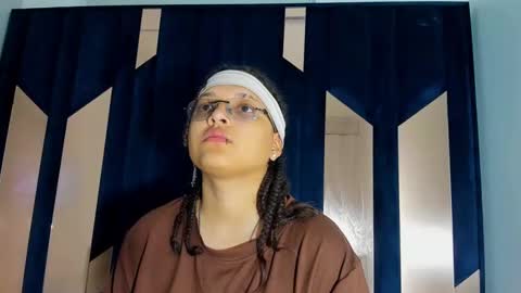 michell_rs online show from September 12, 2025, 4:23 am