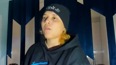 michell_rs online show from September 26, 2025, 4:16 am