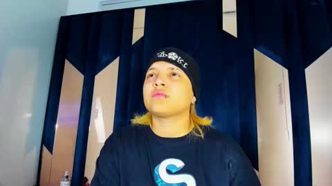 michell_rs online show from October 17, 2025, 5:54 am