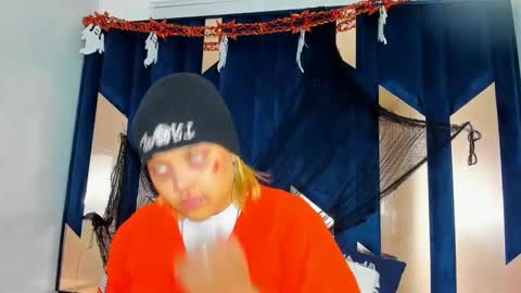 michell_rs online show from November 1, 2025, 4:36 am