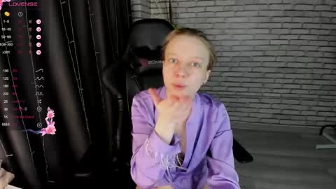 michelle_blond online show from March 9, 2025, 1:15 pm