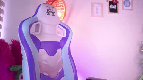 Snapshot of michelle_chang_ chatting on December 5, 2025, 6:59 pm MICHELLE CHANG online show from December 5, 2025, 6:59 pm