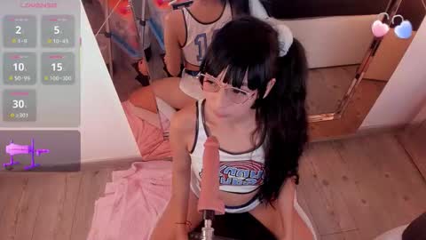 michelle_cutee_ online show from November 26, 2025, 8:21 pm