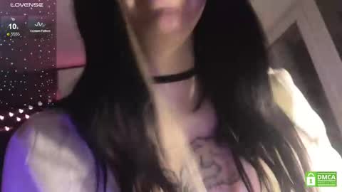 Snapshot of michelle_roze chatting on January 29, 2025, 10:01 pm Michelle online show from January 29, 2025, 10:01 pm