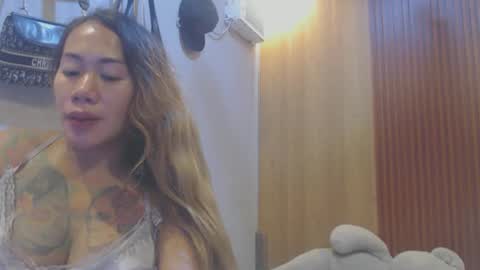michelle_ux online show from November 26, 2025, 2:40 pm
