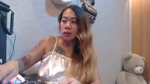 michelle_ux online show from December 14, 2025, 9:41 pm